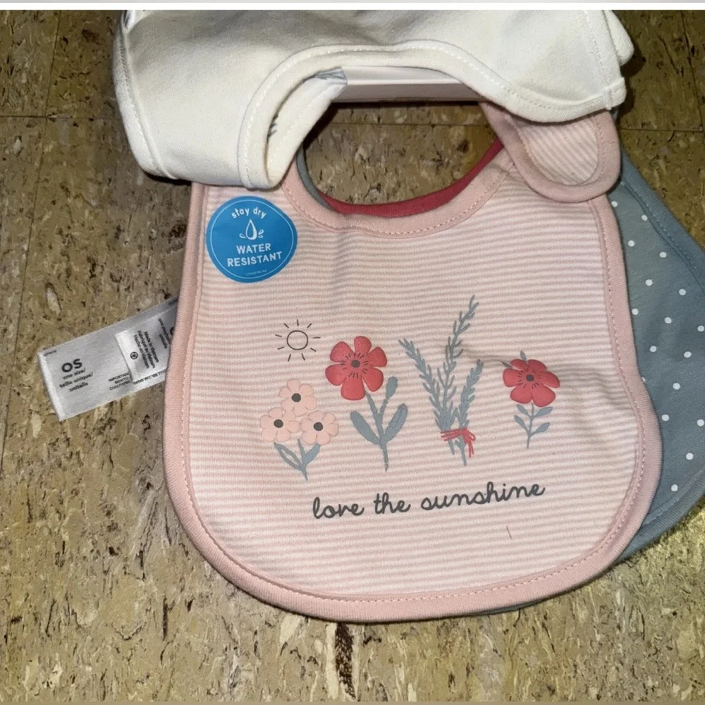 NEW NWT Carter’s 4 Pack White Pink One Size Baby Bibs Flower Blue